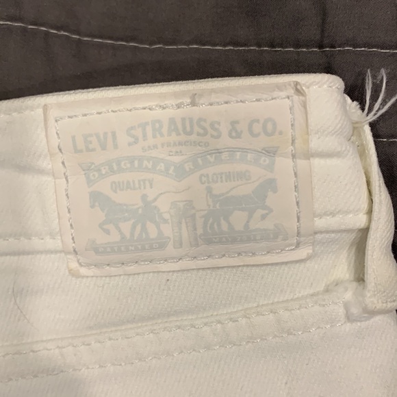 711 Skinny Levi’s white skinny jeans - Picture 4 of 7